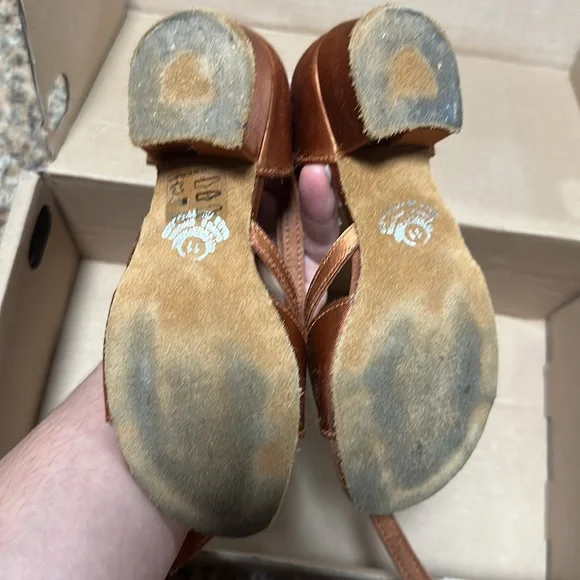 International dance shoes size 11
